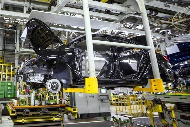 Hila producción de autos 3 años a la baja