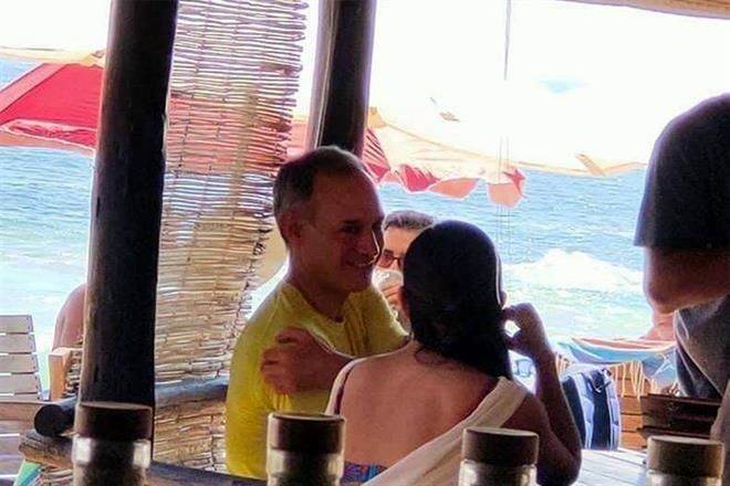‘Que explique Gatell sus vacaciones; ha trabajado mucho’