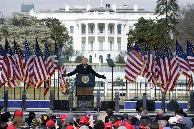 Si Pence hace lo correcto, ganamos.- Trump