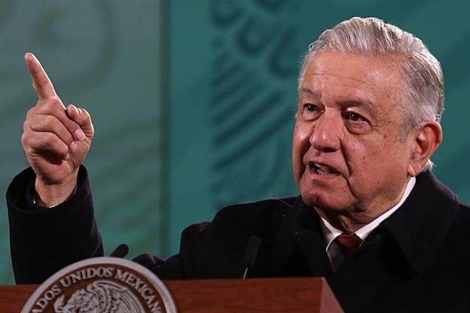 Anuncia AMLO reforma para ‘absorber’ a autónomos
