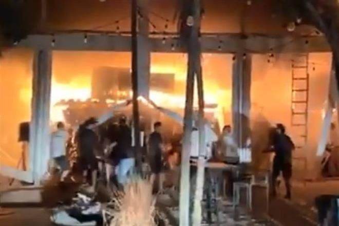 Se incendian 35 comercios en Tulum