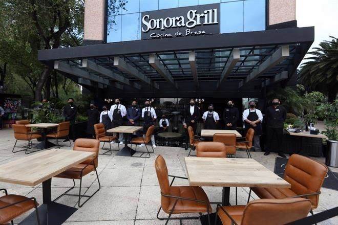 Permitirán a clientes consumo en restaurantes