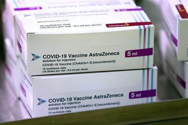 Evalúa UE aprobación de vacuna de Oxford