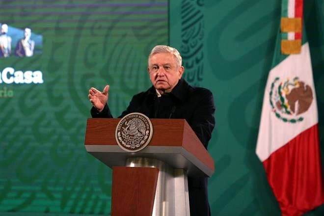 Descarta AMLO que amparo modifique plan de vacunación