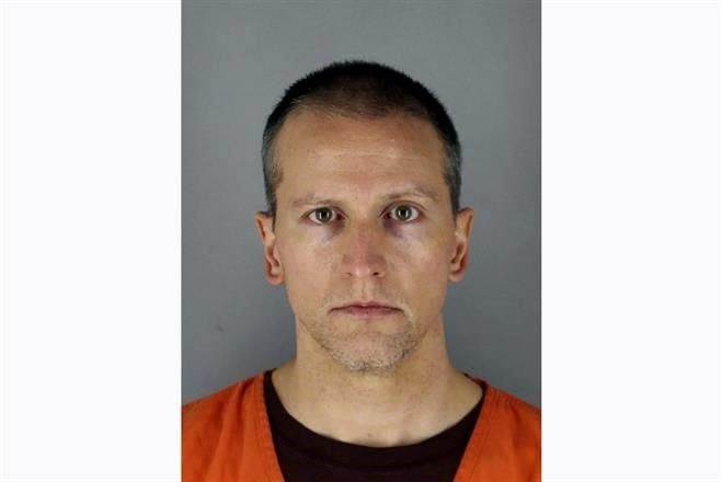 Juzgarán por separado a agentes de caso Floyd