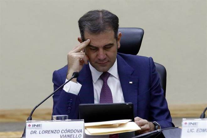 Plantea INE aplicar ‘tapabocas’ a AMLO