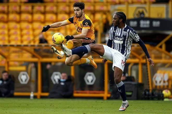 Sigue Wolverhampton en crisis sin Raúl