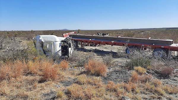 Aparatoso accidente de tráileres en la 57