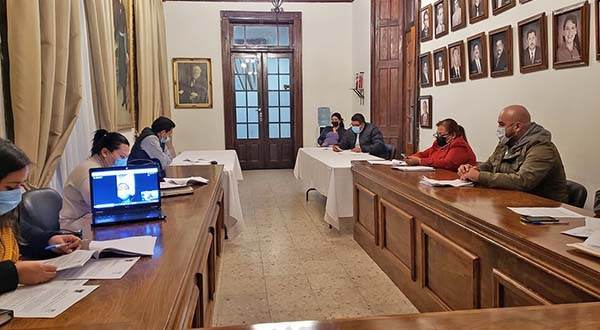 Organizan ediles junta de cabildo