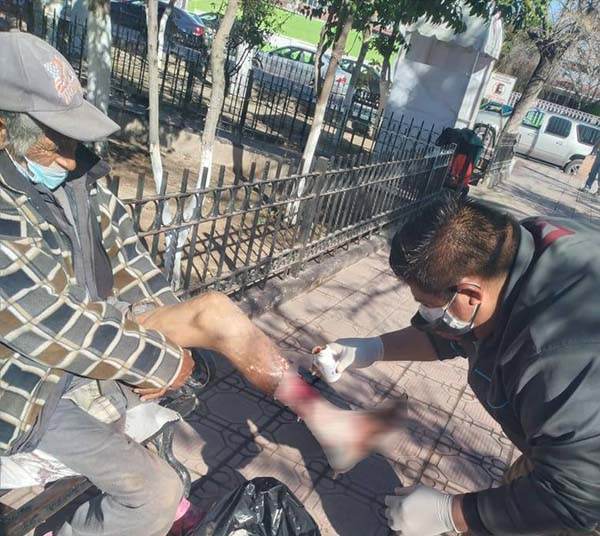 Gusanos le comen la pierna a Don Ramiro