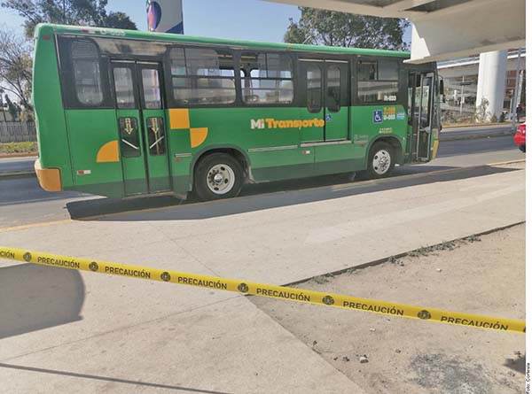 Hombre muere en transporte público de Jalisco