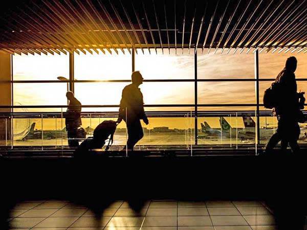 Canadá suspende vuelos a México y Caribe hasta el 30 de abril