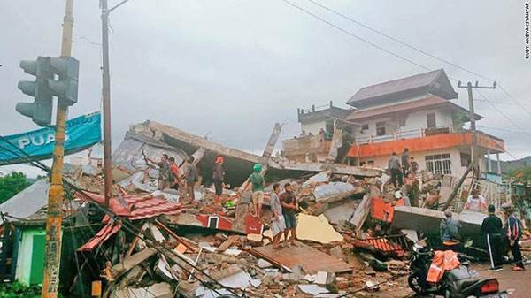 Sismo de 6.2 grados sacude a Indonesia