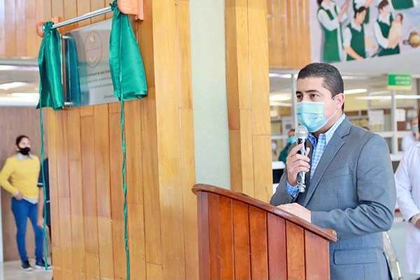 Reconoce Julio labor de personal médico
