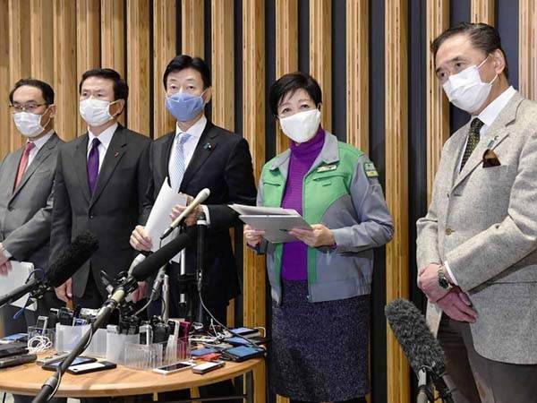 Gobernadores piden declarar estado de emergencia en Japón