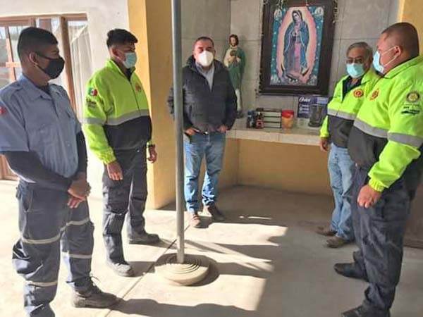 Vacunan a paramédicos