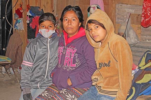 Padecen familias helados “latigazos”