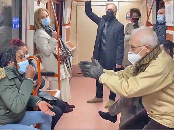 ‘¡Que te tapes la nariz!’ Abuelito discute con joven en vagón del Metro