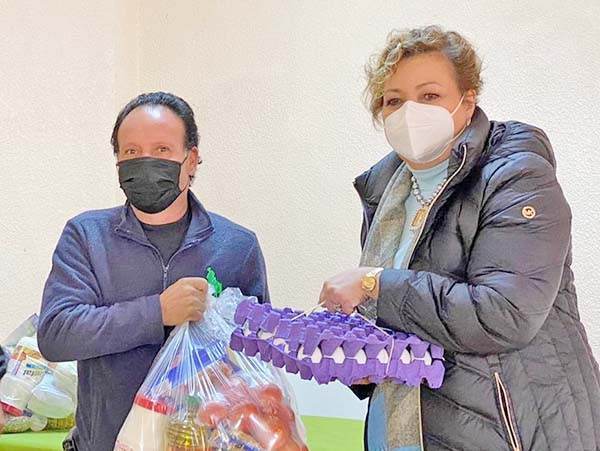 Festeja alcaldesa a boleros de Múzquiz