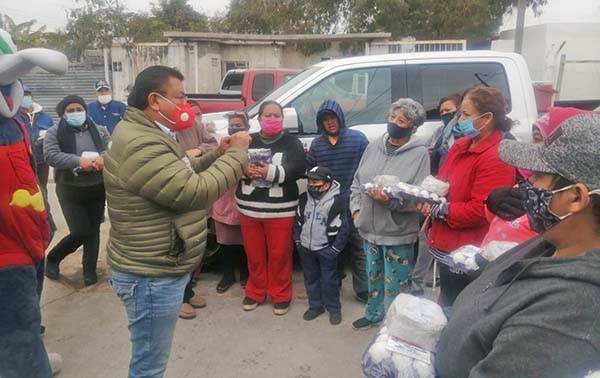 Entrega Oyervides más beneficios en la Sierrita