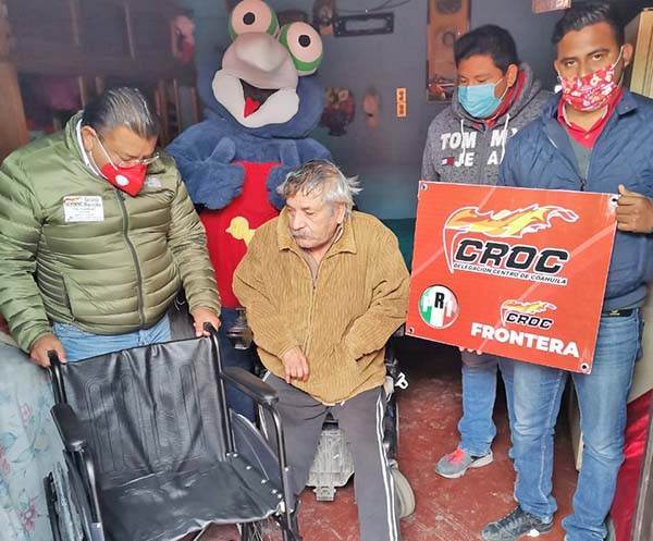 Donan a ciudadanos aparatos ortopédicos