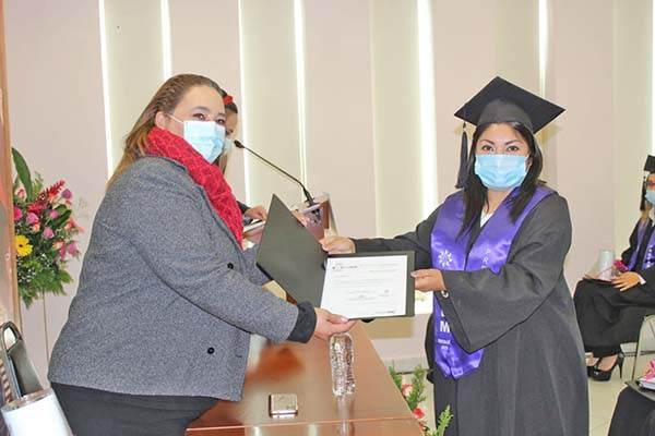 Concluyen prepa 232 mujeres coahuilenses