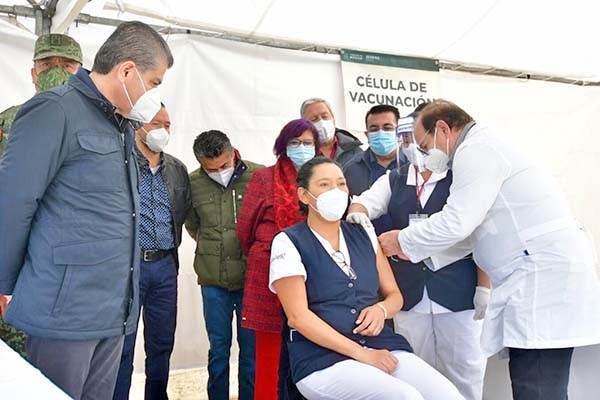 Inician hoy vacunación en los 26 hospitales Covid-19