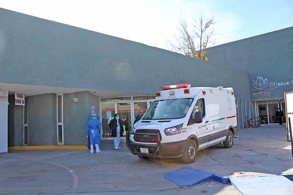 Se niegan a ser vacunados 12 trabajadores del ISSSTE