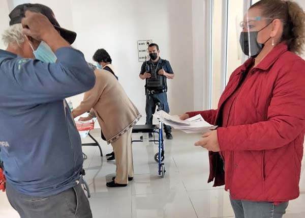 Concluye entrega de beca 68 y Más