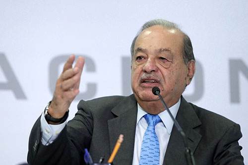 Carlos Slim Helú se recupera del Covid-19 en su casa