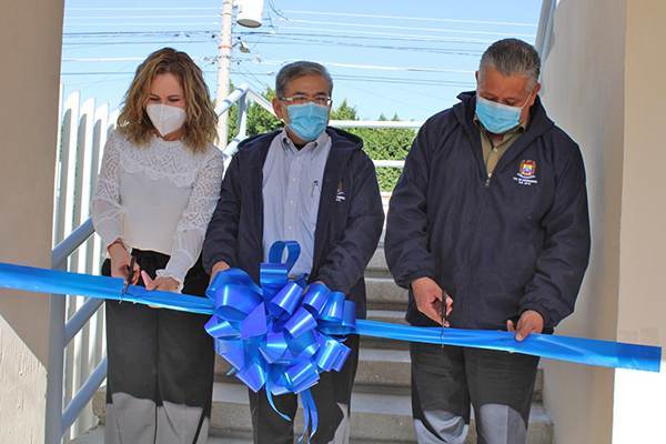 Inaugura la UAdeC aula de enfermería