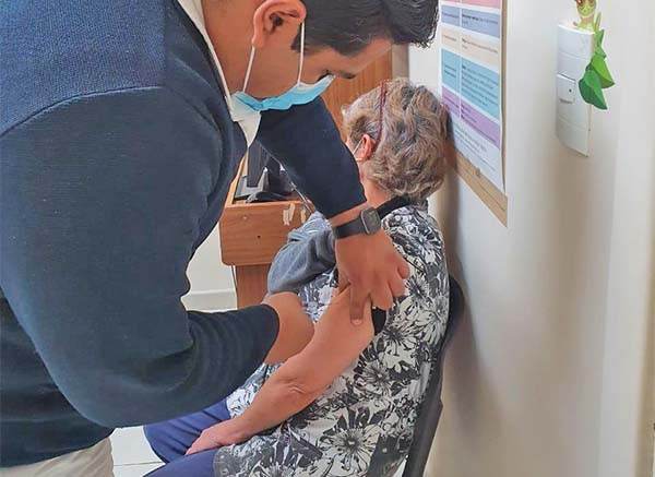 INICIÓ VACUNACIÓN EN HOSPITALES COVID DE MONCLOVA