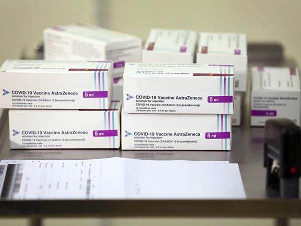 Vacuna AstraZeneca/Oxford llega a centros de vacunación