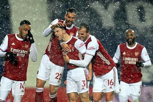 Sigue Arsenal en plan ganador