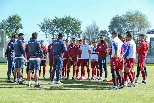 Elías Hernández tuvo COVID-19 y es baja para enfrentar a Santos