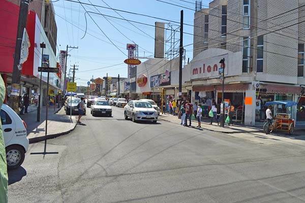 Comercios deberán cerrar a más tardar a las 20 horas
