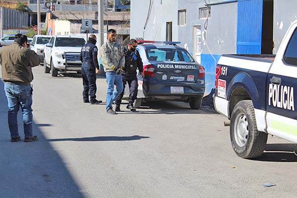 Molesta a vecinos y acaba en prisión
