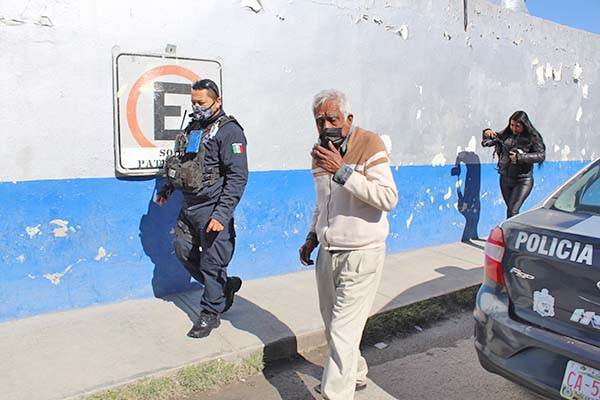 Septuagenario golpea a esposa