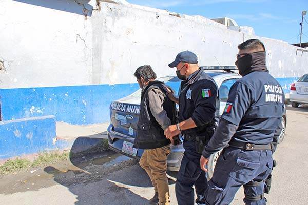 Limpia parabrisas despotrica contra conductores