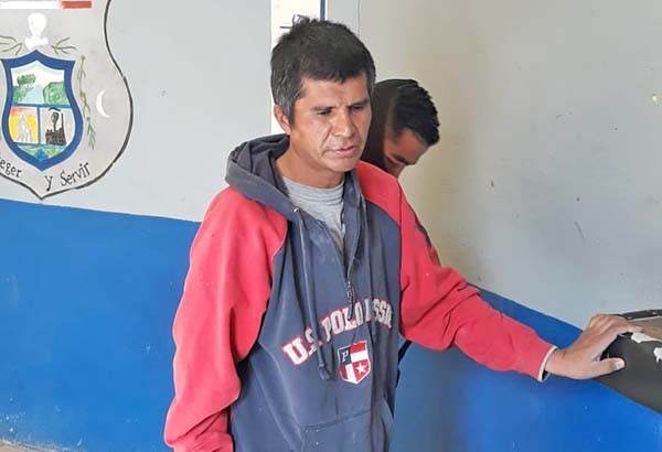 Tóxico alucina con pegamento