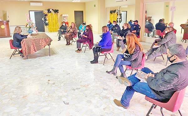 Alcaldesa interina de SB se reúne con funcionarios
