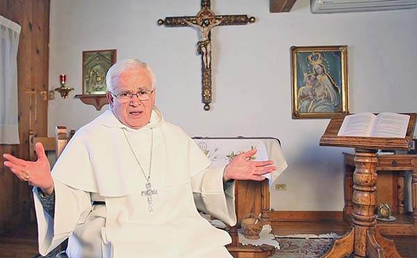 La última misa del obispo rojo