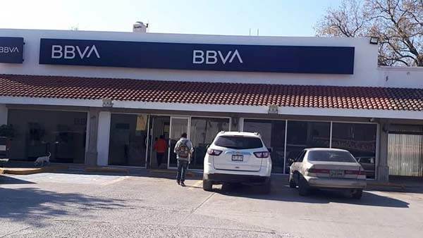 Cierran por Covid sucursal de BBVA