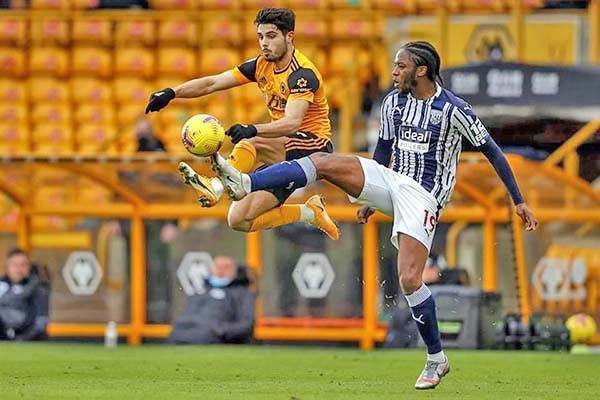 Sigue Wolverhampton en crisis sin Raúl