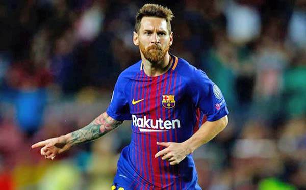 Messi viajó a Sevilla y jugaría la Final de la Supercopa