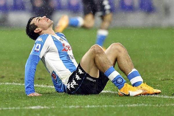 Dan voltereta al Napoli con un hombre menos