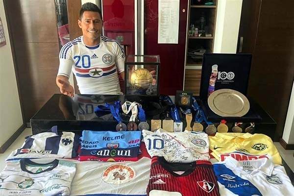 Se despide Osvaldo Martínez de México