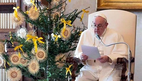 Critica el papa Francisco a quienes vacacionan en pandemia