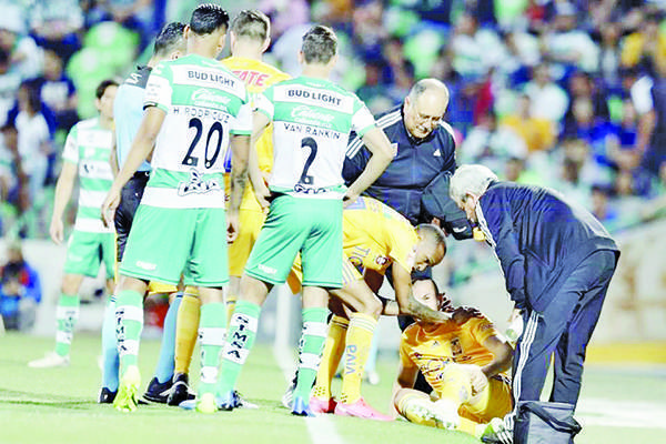 Da positivo Ayrton Preciado, del Santos