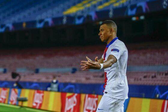 Opaca Mbappé a Messi y deja moribundo al Barcelona